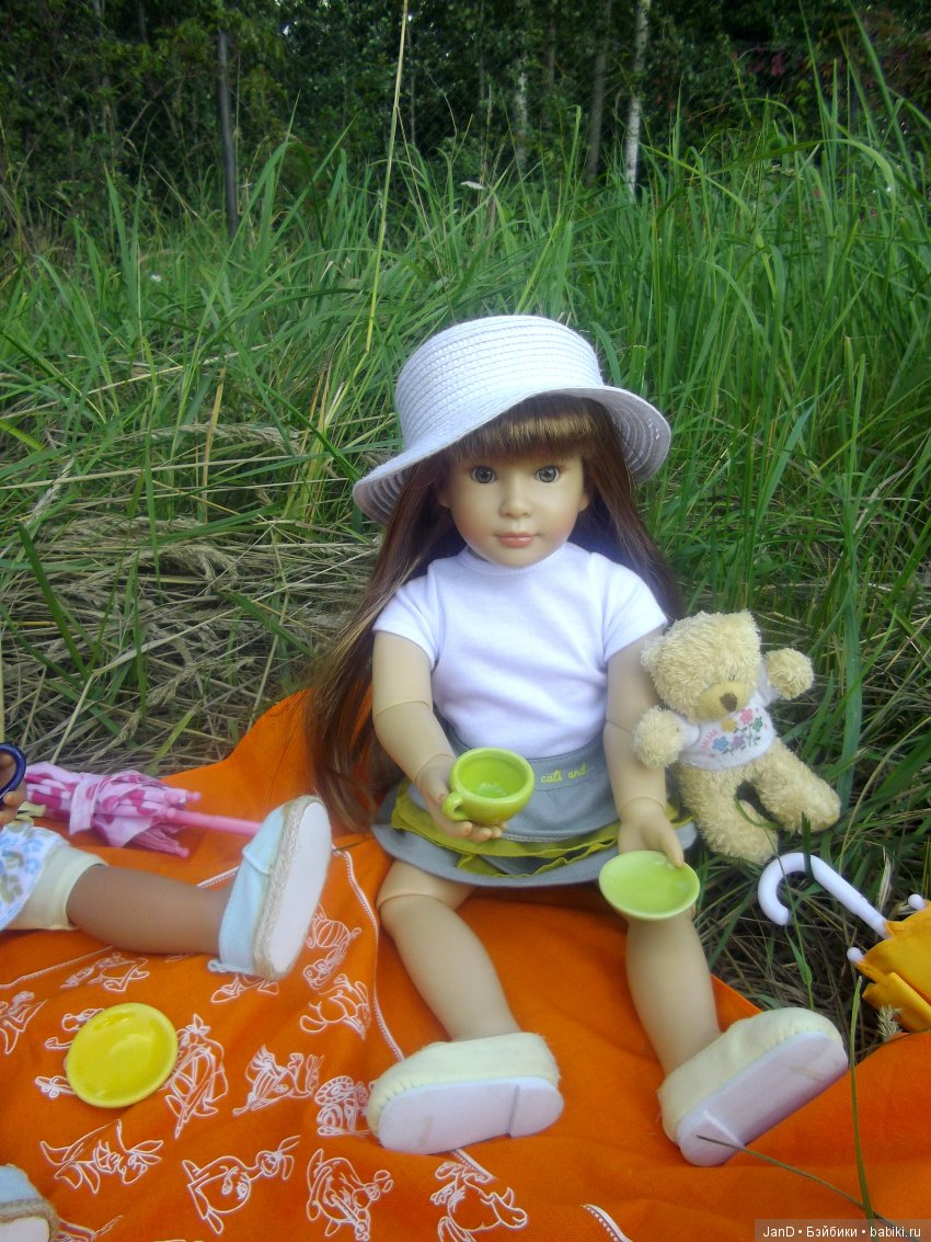 Kidz'N'Cats девчонки на природе (фото 3)