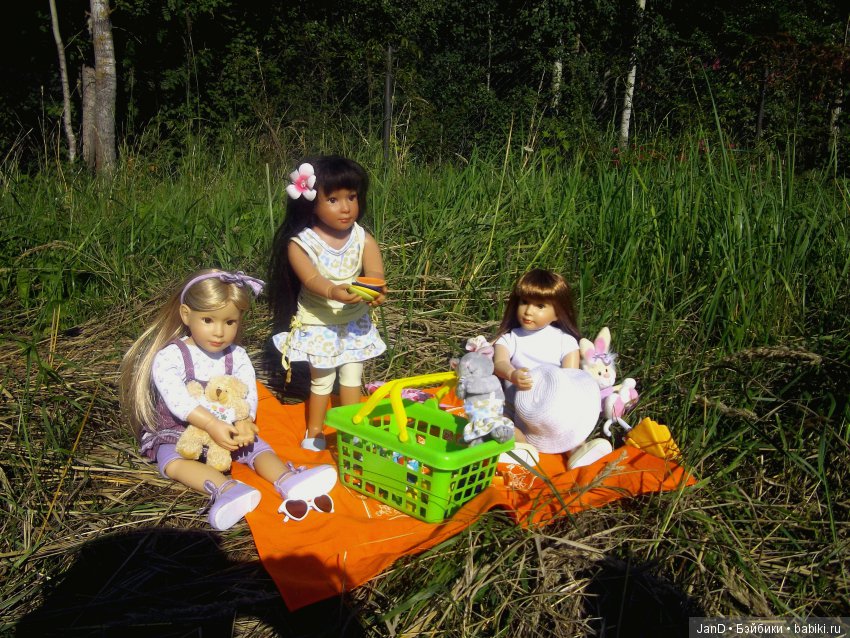 Kidz'N'Cats девчонки на природе (фото 2)