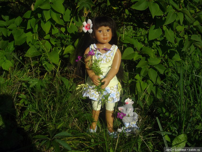 Kidz'N'Cats девчонки на природе