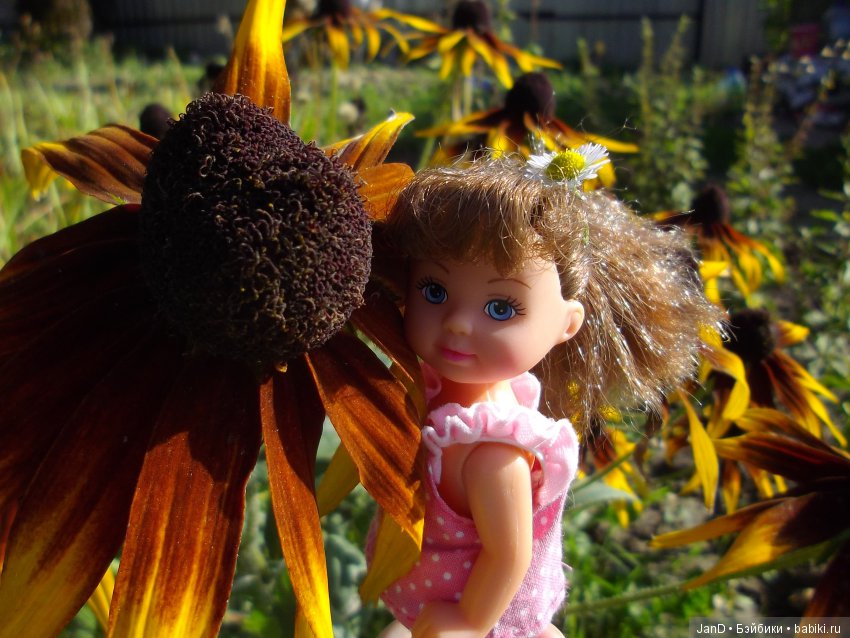 Evi Simba на прогулке — Куклы Simba: Еви (Evi) и Штеффи (Steffi Love) (фото 2)