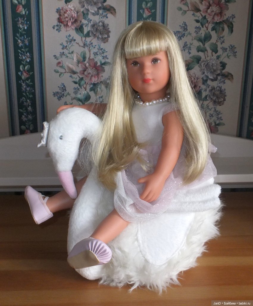 Käthe Kruse София и лебедь (фото 2)