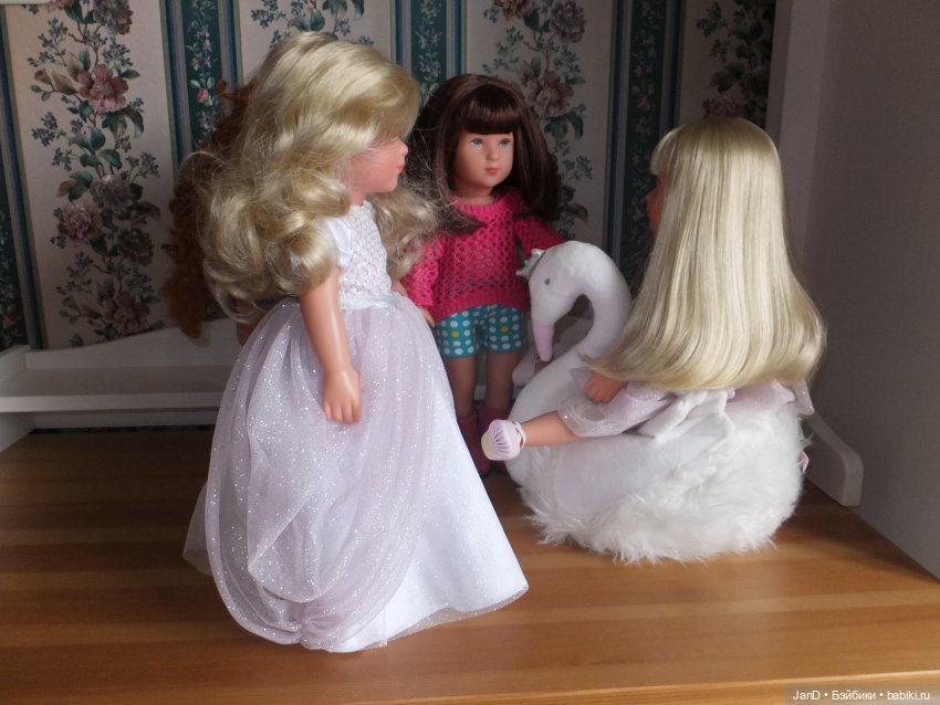 Käthe Kruse София и лебедь