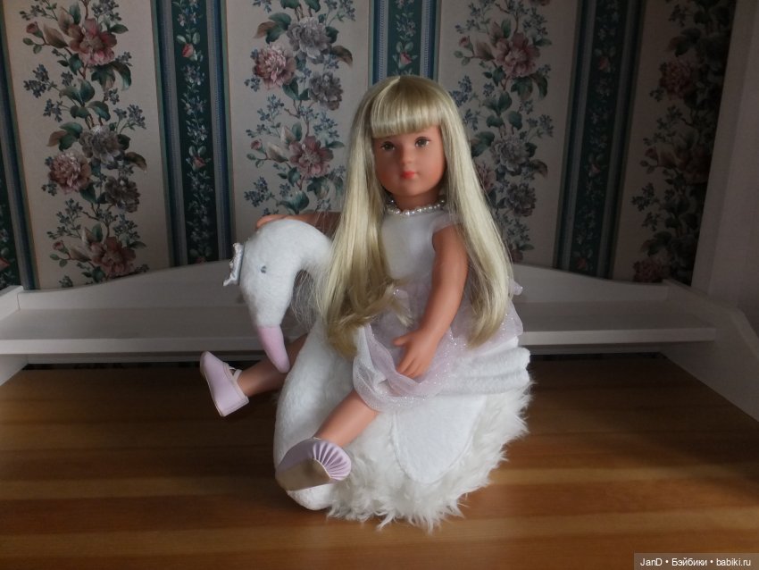 Käthe Kruse София и лебедь