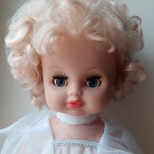 Красивая винтажная куколка Алиса