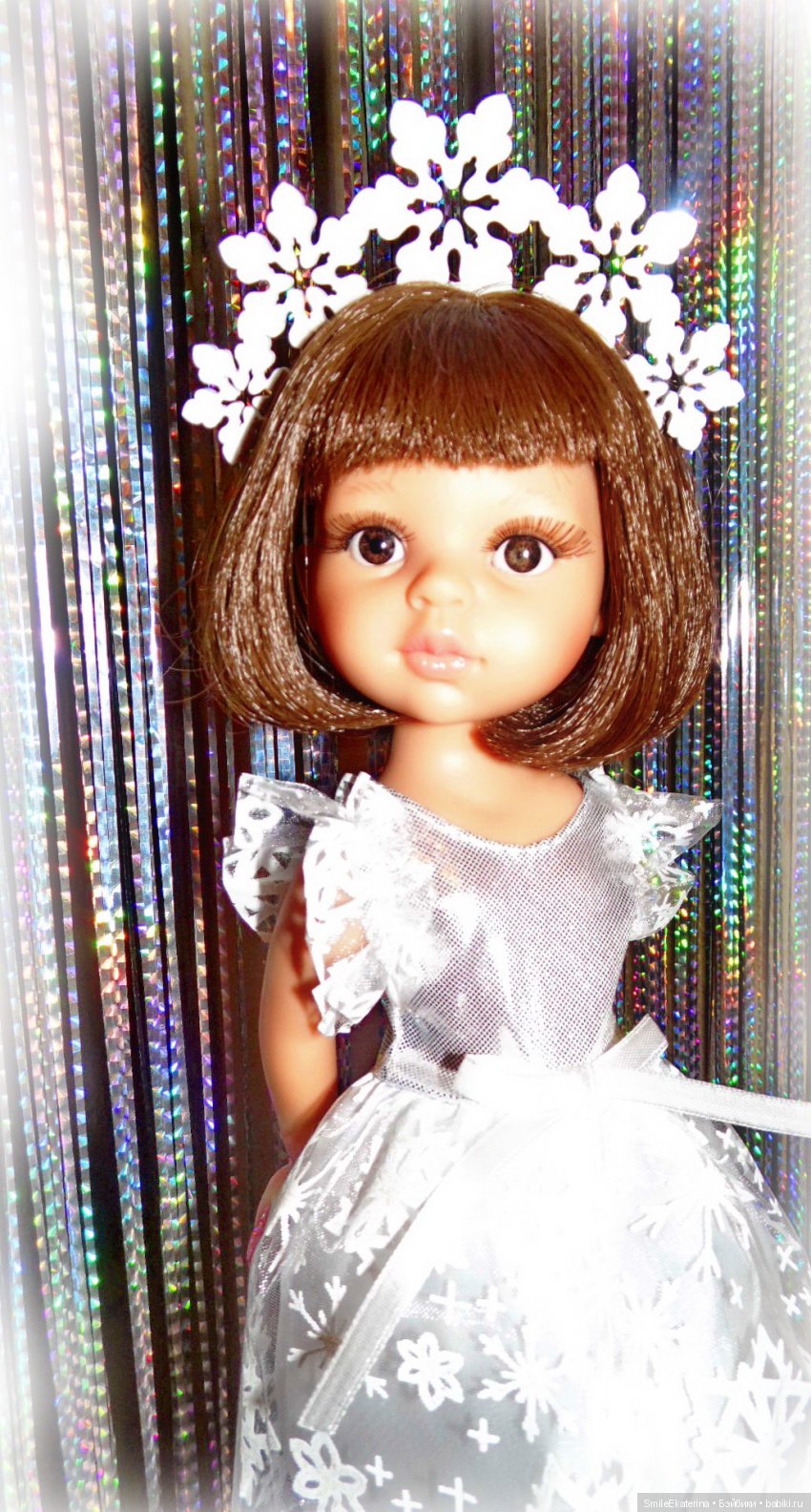 В нашей семье живут разные куколки и с некоторыми из них хотим всех поздравить с Новым годом (фото 2)