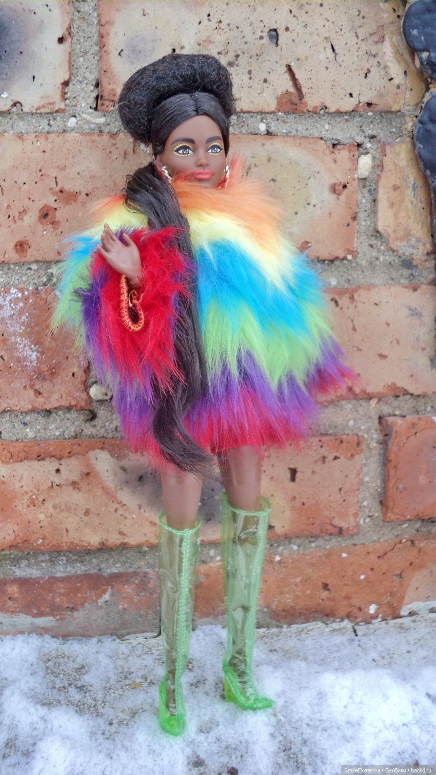 Подарок - сюрприз — Куклы Barbie (Барби): Looks (фото 10)