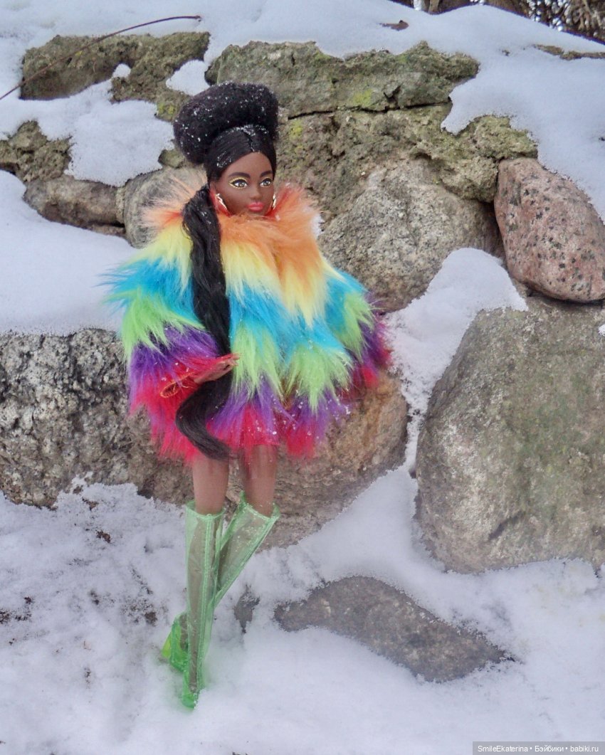 Подарок - сюрприз — Куклы Barbie (Барби): Looks (фото 7)