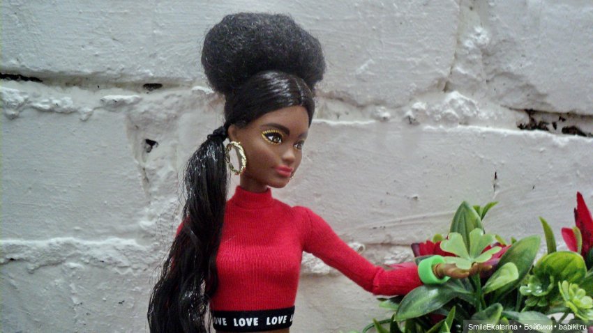Подарок - сюрприз — Куклы Barbie (Барби): Looks (фото 4)