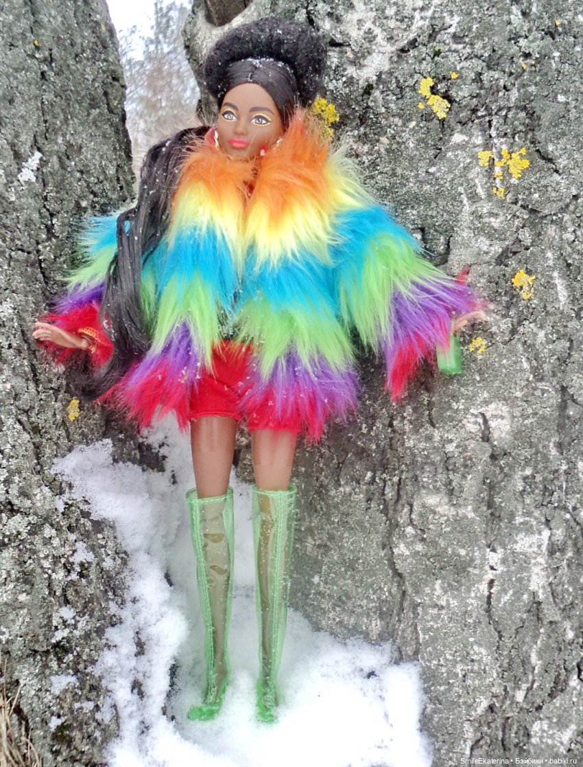 Подарок - сюрприз — Куклы Barbie (Барби): Looks (фото 9)