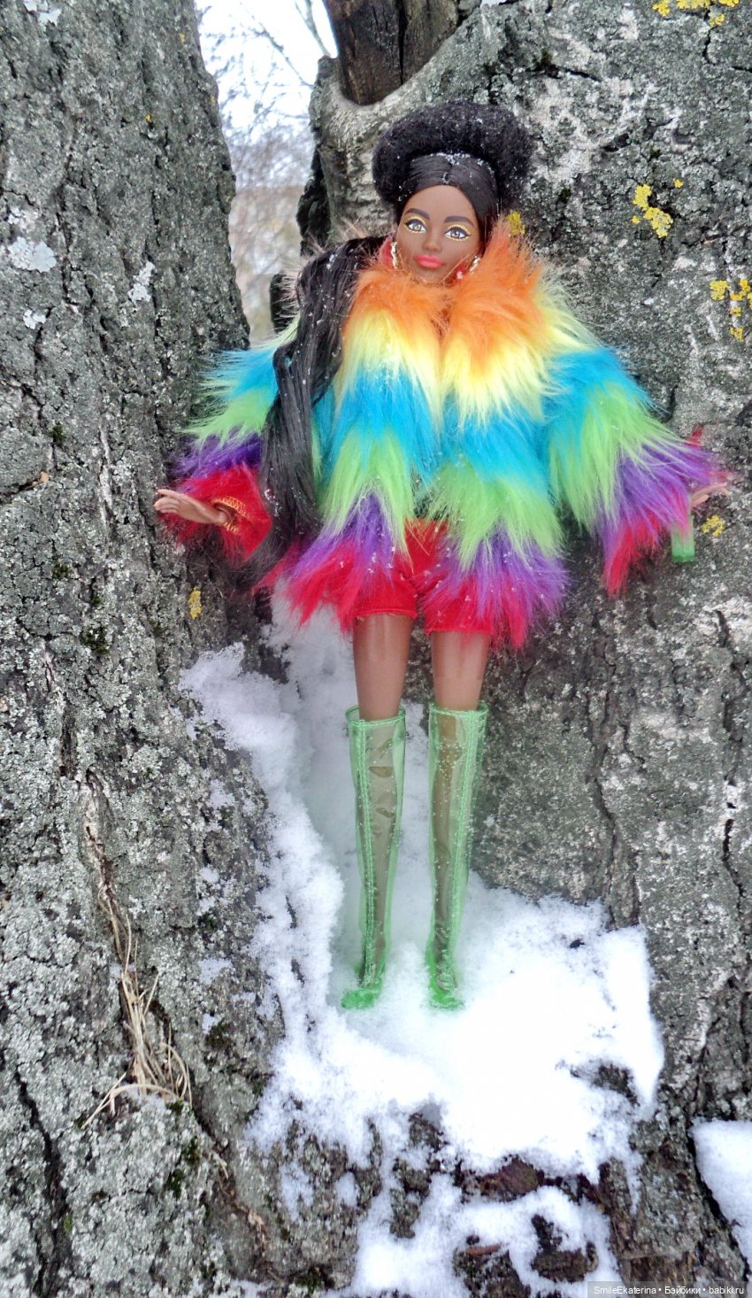 Подарок - сюрприз — Куклы Barbie (Барби): Looks (фото 8)