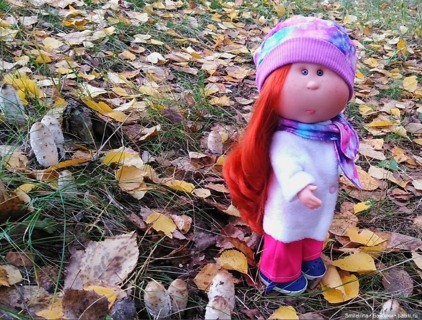 Брожу, брожу по сентябрю, неспешно листья приминаю