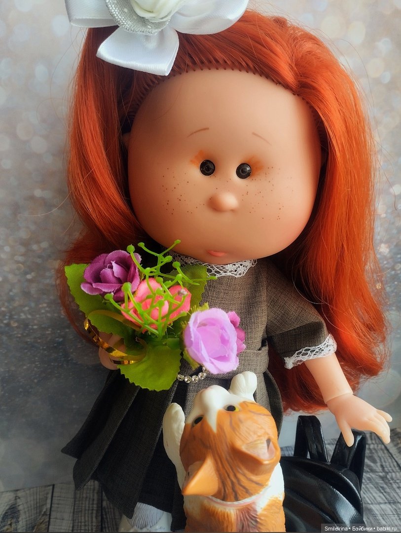С началом учебного года — Куклы Nines d'Onil (Нинес): Миа (Mia) (фото 6)