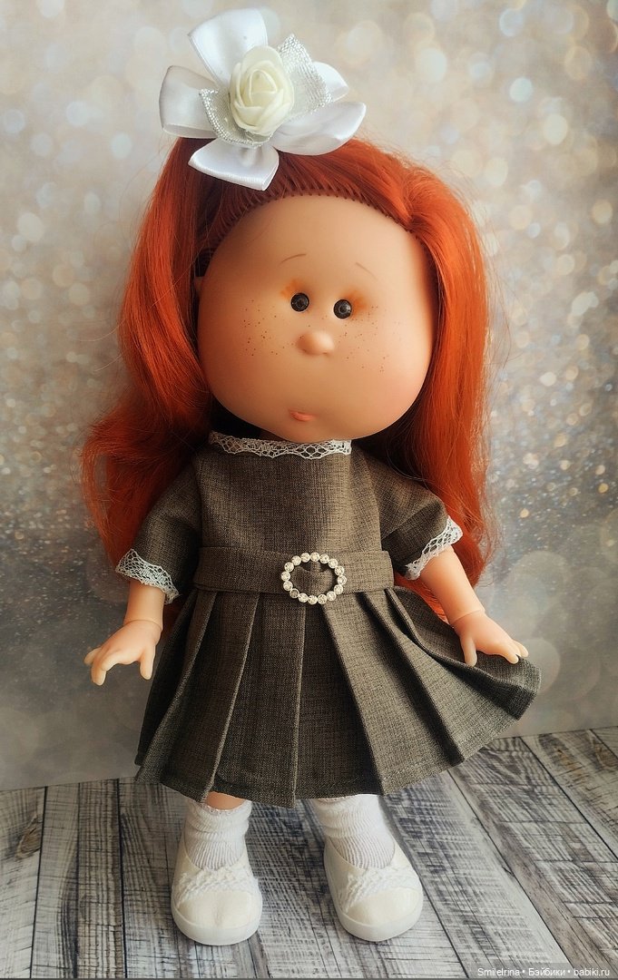 С началом учебного года — Куклы Nines d'Onil (Нинес): Миа (Mia) (фото 3)
