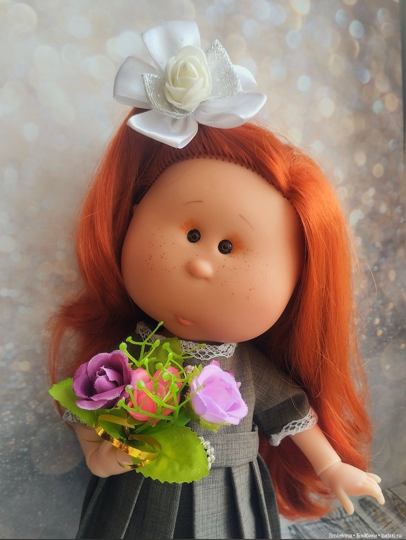 С началом учебного года — Куклы Nines d'Onil (Нинес): Миа (Mia) (фото 4)