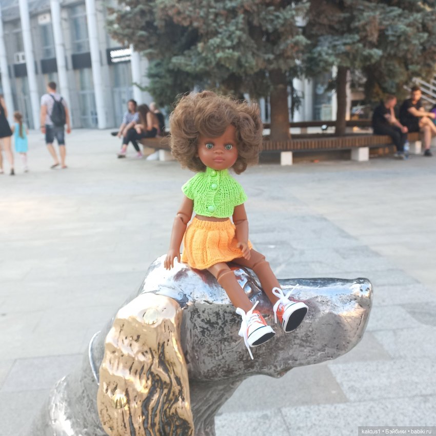 Какая разница , сколько лет вашим кедам, если