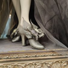 Я на выставке.