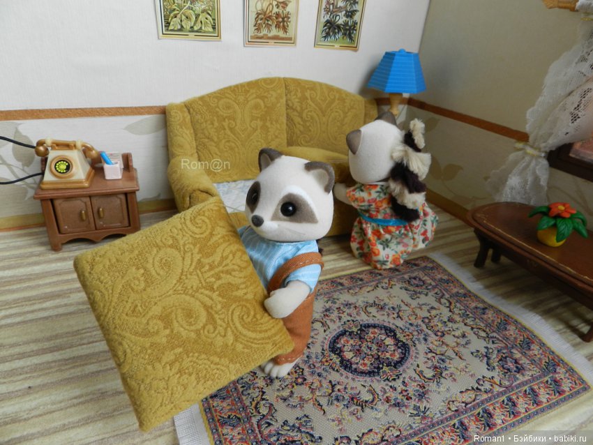 Мягкий раскладной диван 1:12