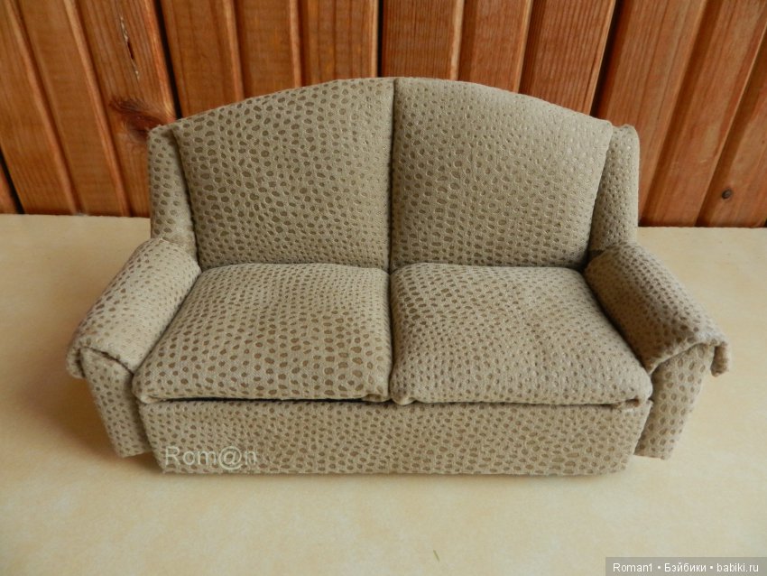 Мягкий раскладной диван 1:12