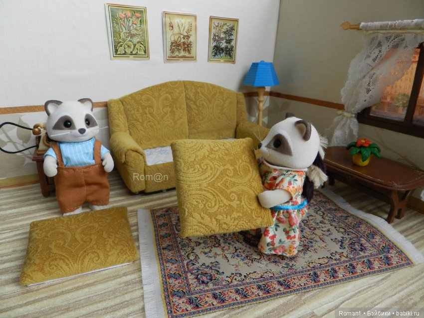 Мягкий раскладной диван 1:12