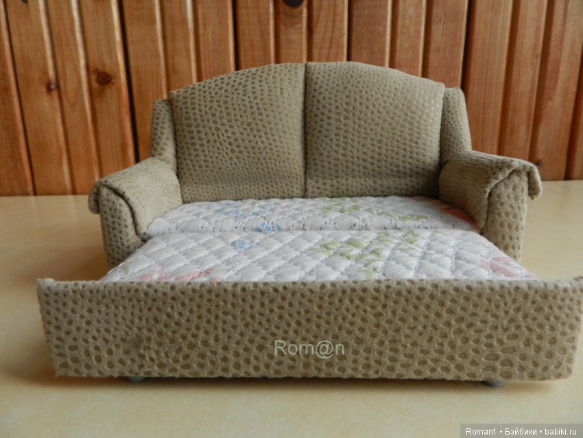 Мягкий раскладной диван 1:12 (фото 9)
