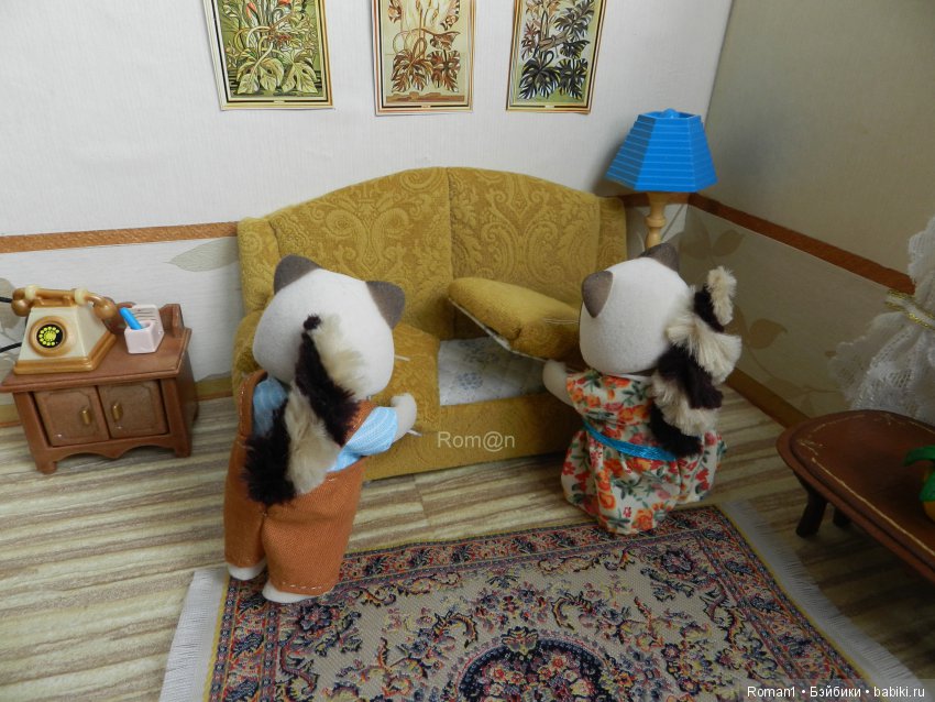 Мягкий раскладной диван 1:12