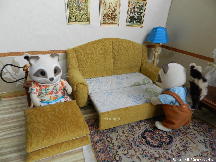 Мягкий раскладной диван 1:12