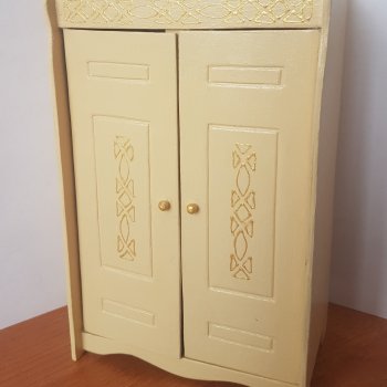 Кукольный шкаф 1:12