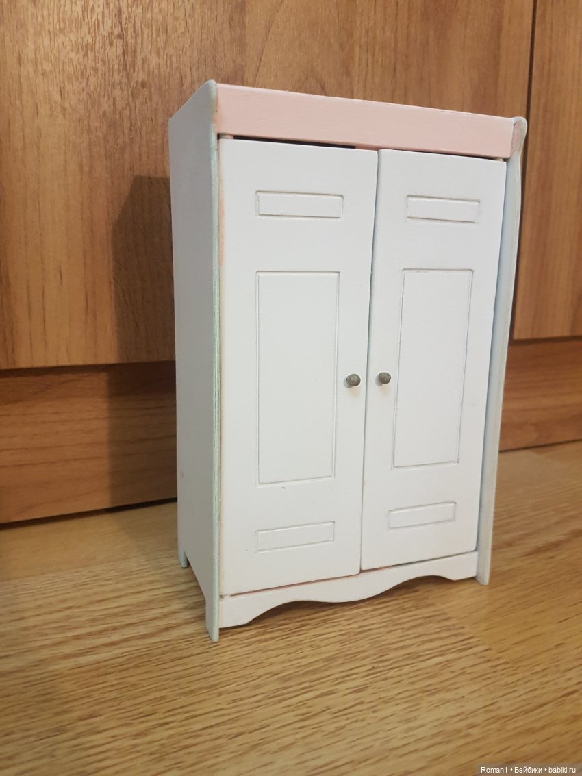 Розовый шкаф и кроватка — Мебель для кукол и домиков: фото (фото 4)
