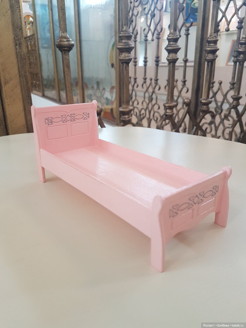 Розовый шкаф и кроватка — Мебель для кукол и домиков: фото