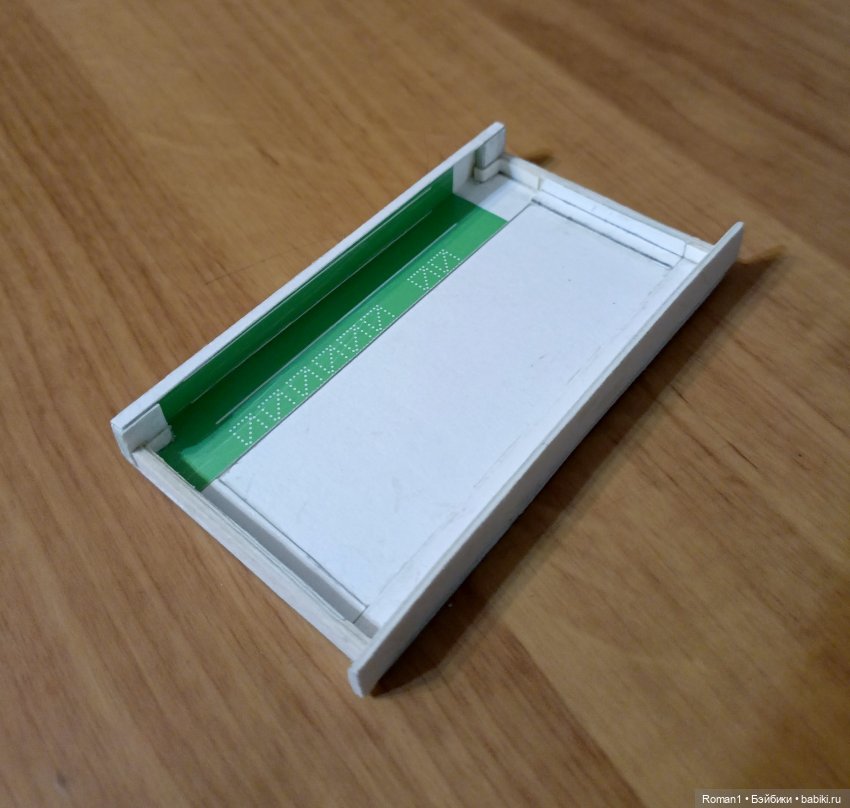 Мягкий раскладной диван 1:12 (фото 10)