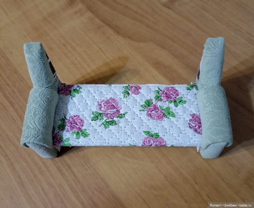 Мягкий раскладной диван 1:12 (фото 7)