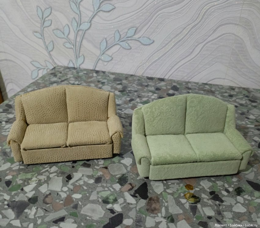 Мягкий раскладной диван 1:12