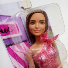 Барби улыбашка в красном платье Barbie Glitz Виолет