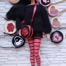 Сумочка барби кукольная сумка вышитая цветочки стразы сердечки Момоко Поппи ФР ИТ Дисней