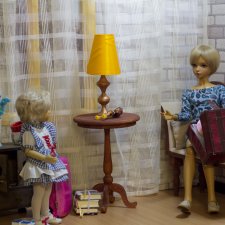 Куклы собирают чемоданы