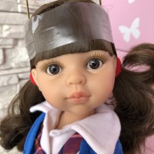 Кэрол школьница с каштановыми волосами и карими глазами от Паола Рейна(Paola Reina)