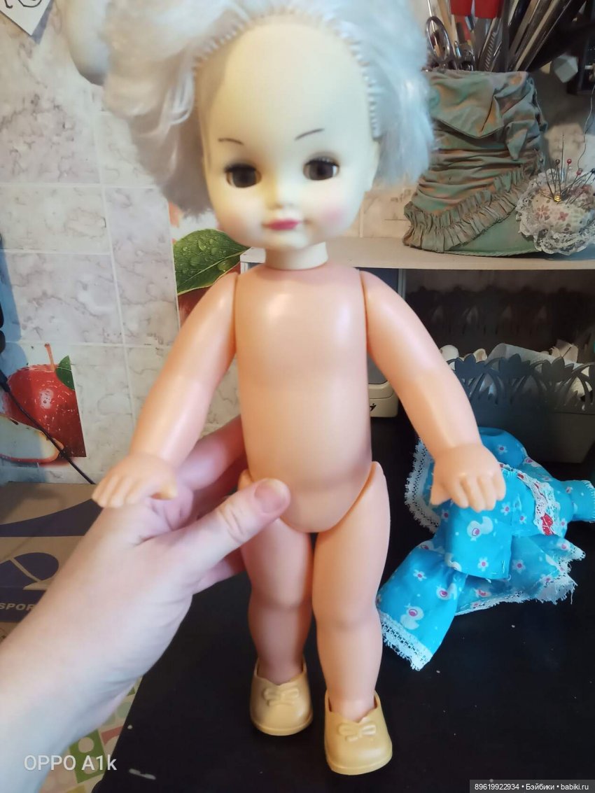 Кареглазая блондинка просит помощи (фото 2)