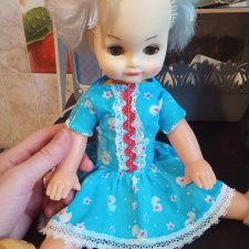 Кареглазая блондинка просит помощи