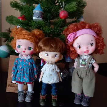 Теперь она нарядная