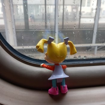 Наш пострел везде поспел.