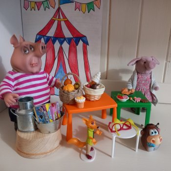 Этой ярмарки краски...