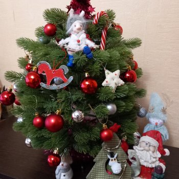 Как дети ёлку украшали.