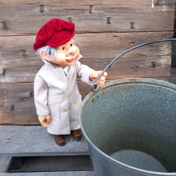 Нежданчик...Юлий Захарович.