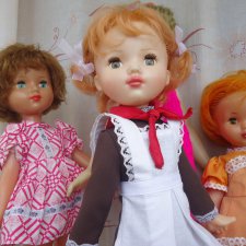 В куклах наше детство, спрятавшись затихло