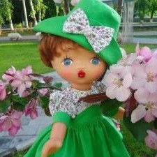 Грушенька наряжается