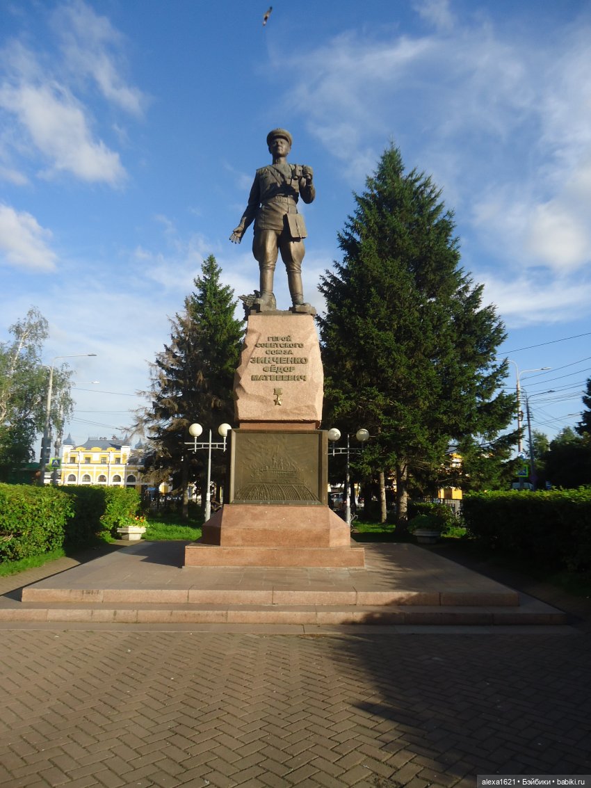 Вика в Томске - ярмарка, Инженерный дворик и Ботанический сад