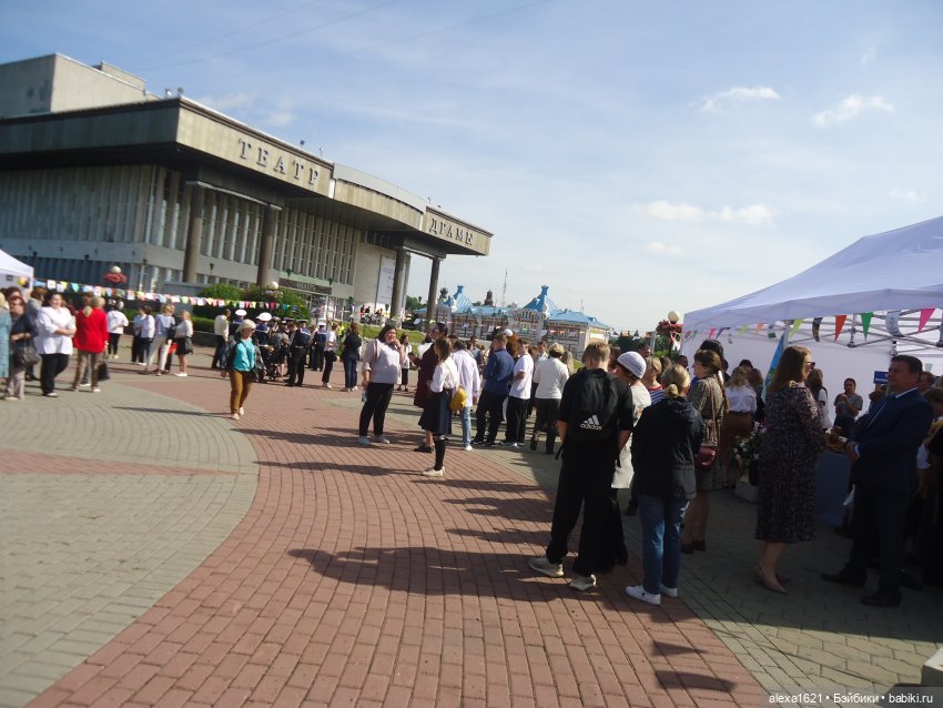 Вика в Томске - ярмарка, Инженерный дворик и Ботанический сад (фото 8)