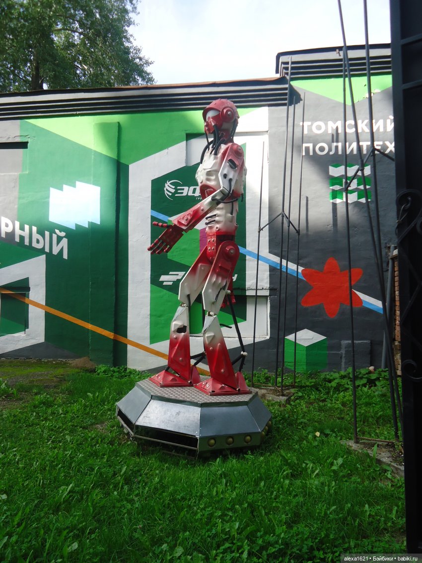 Вика в Томске - ярмарка, Инженерный дворик и Ботанический сад