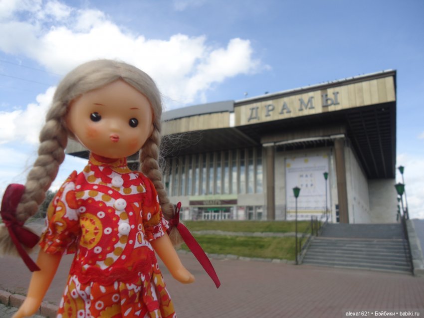 Вика в Томске - ярмарка, Инженерный дворик и Ботанический сад