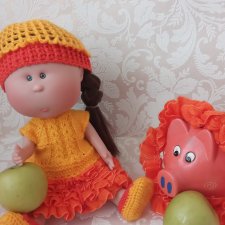 Мия и копилка свинка